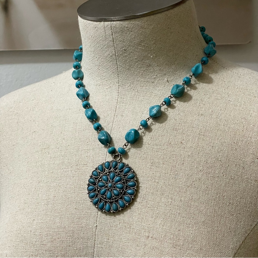 Turquoise Beaded Pendant Statement Necklace NEW - Picture 4 of 10